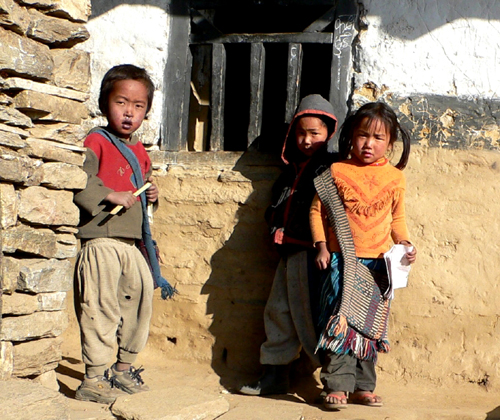ナルチャン村の子供たち